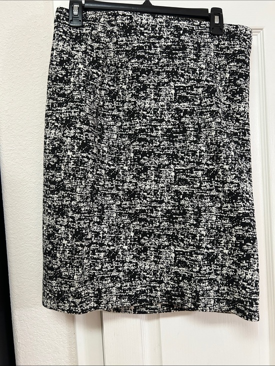 Philosophy Dresses & Skirts - Philosophy Black and White Tweed Pencil Skirt